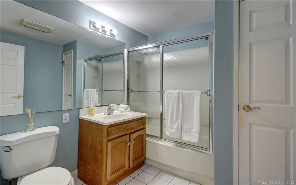 Building Photo - 300 Broad St