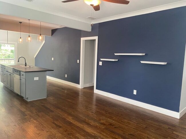 Building Photo - Beautiful 3 Bed 2 Bath in Madison - Newer Construction