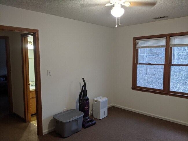 Building Photo - BRENT608