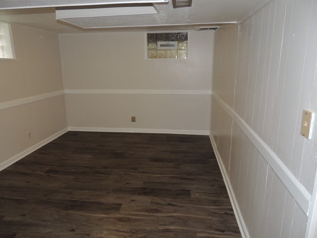 Building Photo - 9663 West Ave