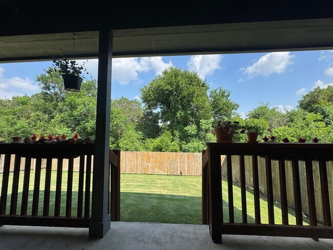 Building Photo - Beautiful 3 bedroom, 2 bathroom home in Hills of Bear Creek!!!