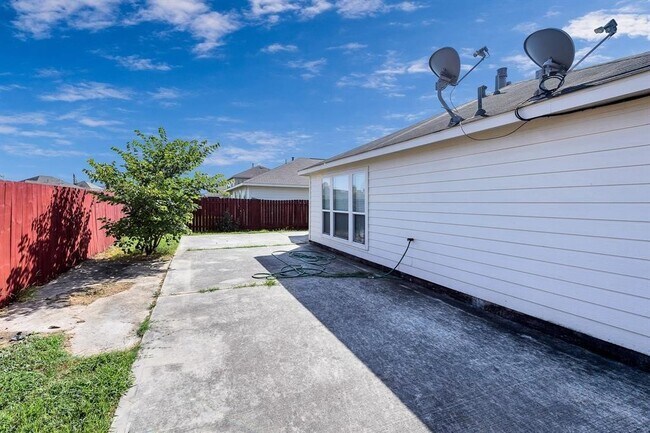 Building Photo - 19454 Plantation Cove Ln