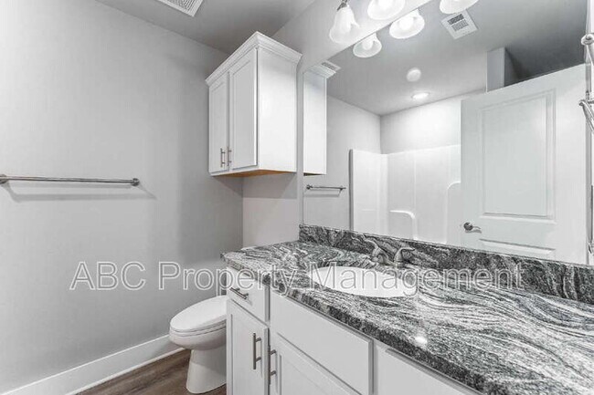 Building Photo - 410 Citation St