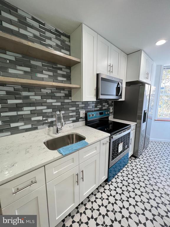 Building Photo - 623 S 4th St