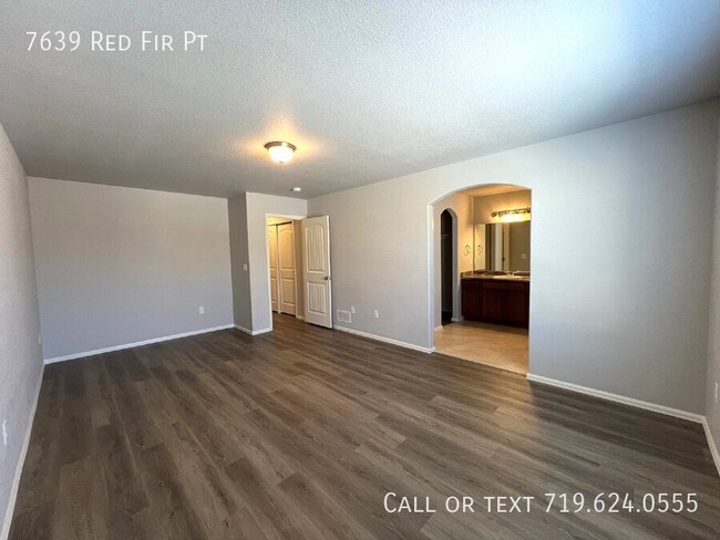 Building Photo - Contemporary, light-filled townhouse avail...