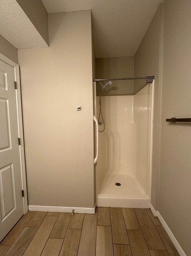 Building Photo - Quiet Condo at The Oaks at Niceville