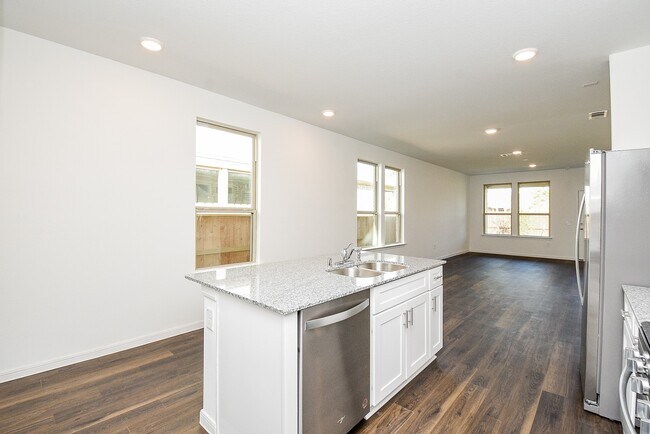 Building Photo - 14499 Cedar Ledge Ln