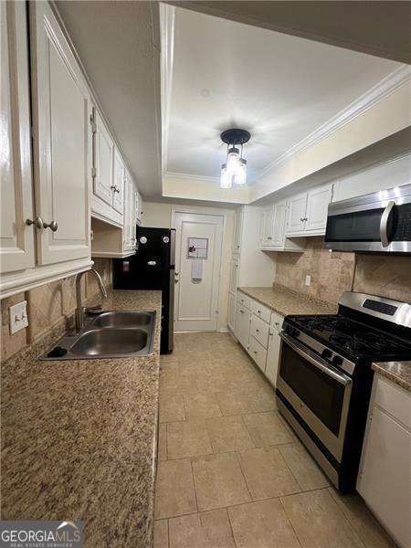 Building Photo - 6851 Roswell Rd