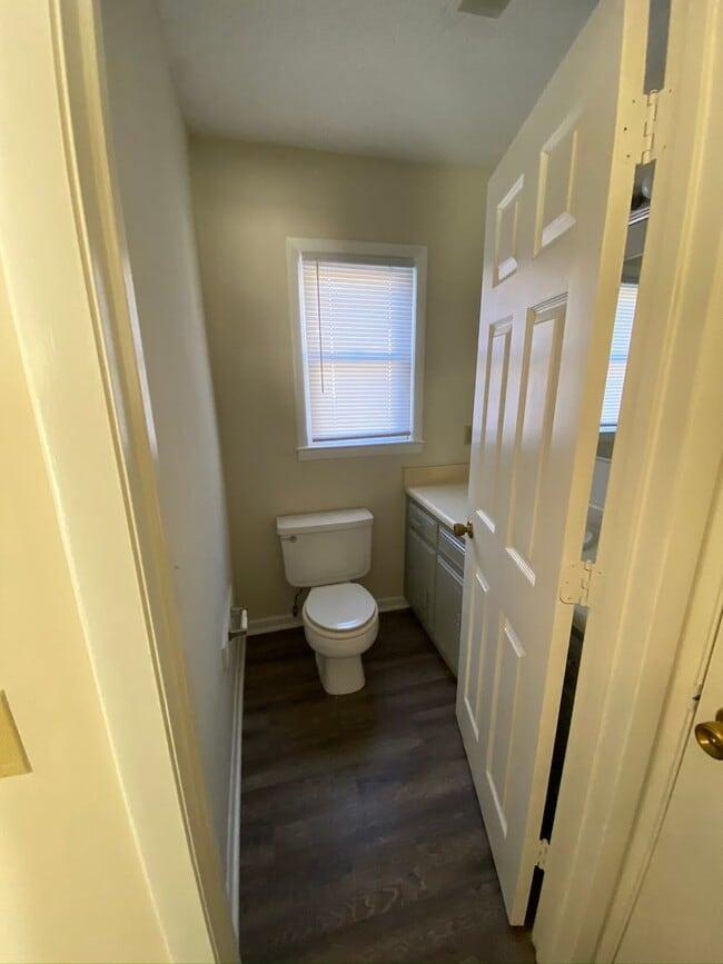 Building Photo - 201 Westbrooke Court #11 (Westbrooke Townhomes)