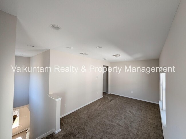 Building Photo - 100 Golden Fern Dr