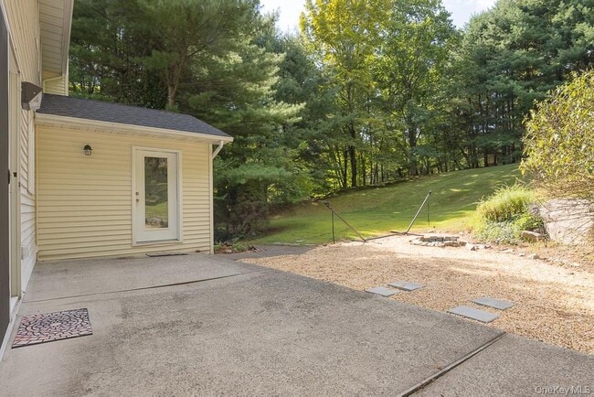 Building Photo - 5 Sherwood Farms Ct