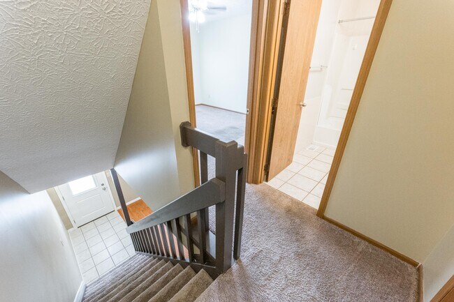 Building Photo - 867 Sheldrake Ct