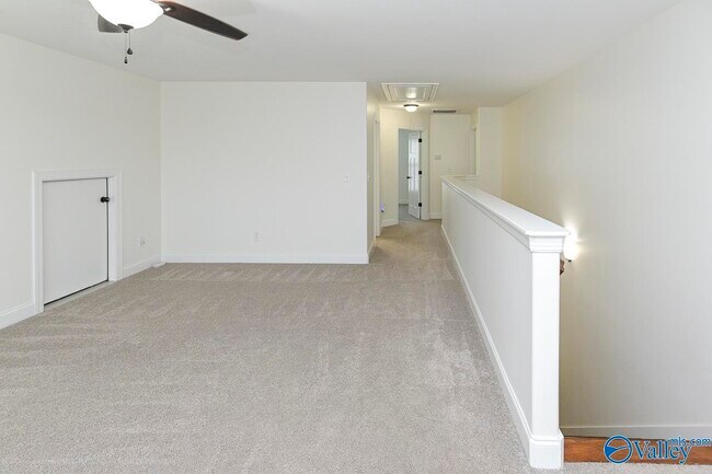 Building Photo - 161 Huntsmen Lane