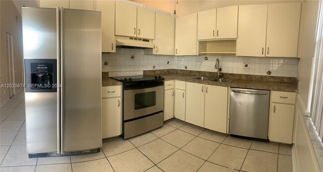 Building Photo - 551 NW 46th St