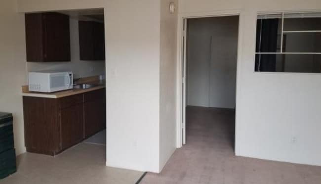 Interior Photo - 1587 Sierra Vista Dr