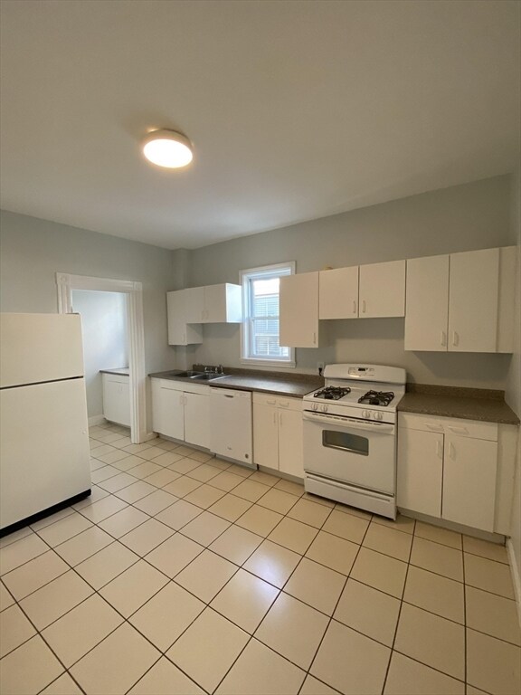 Building Photo - 632 Dorchester Ave