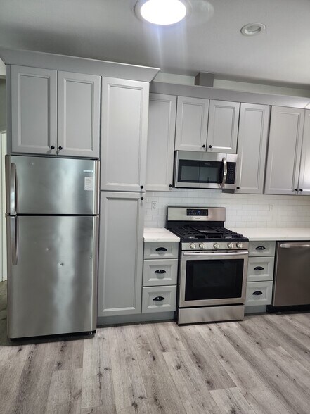 Building Photo - 119 S Westmoreland Ave