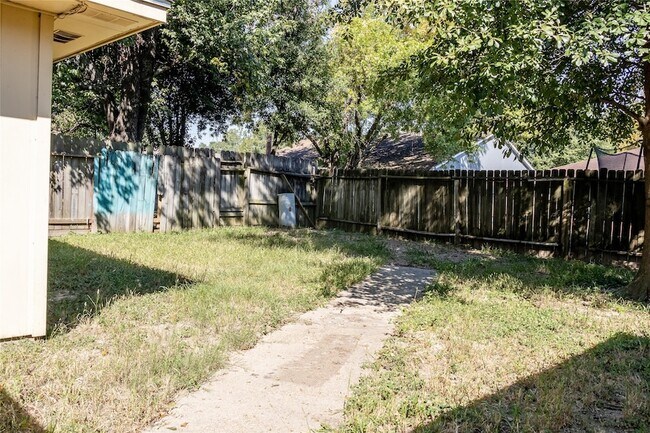 Building Photo - 8215 Lone Bridge Ln
