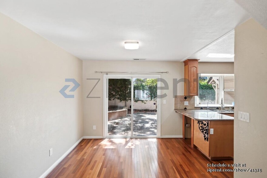 Building Photo - 35685 Terrace Dr