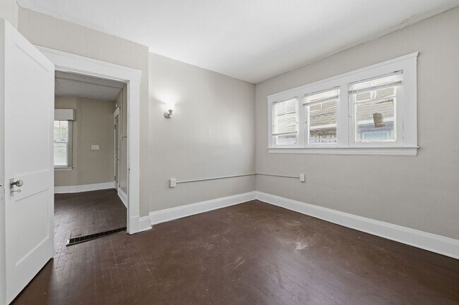 Building Photo - 11611 Fairport Ave