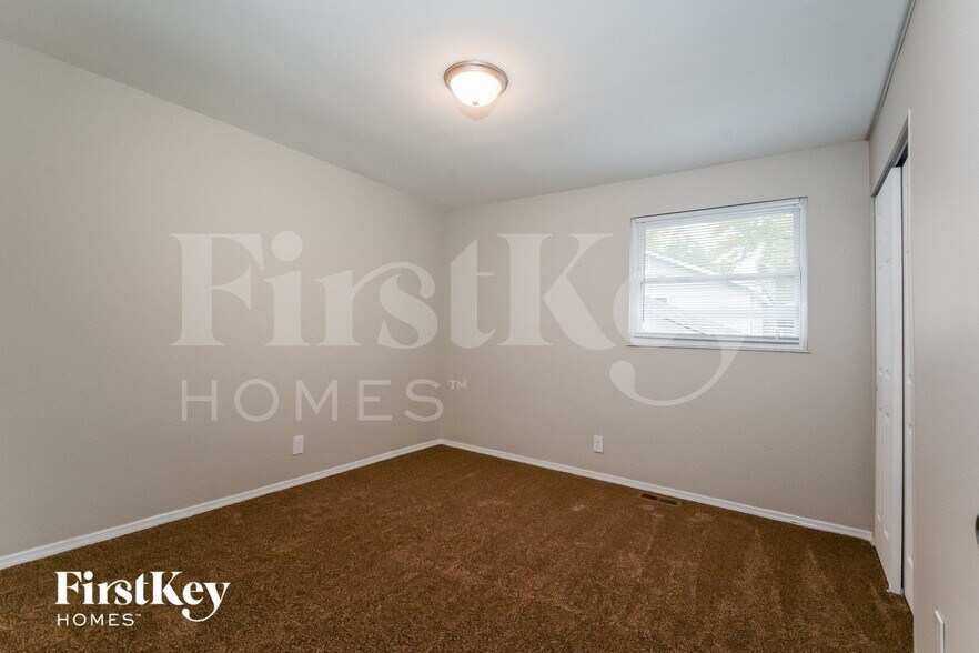 Building Photo - 801 Boleyn Pl