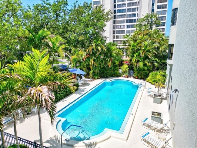 Building Photo - 2 Bedroom 2 Bath Waterview Condo (Palm Place Condominiums)