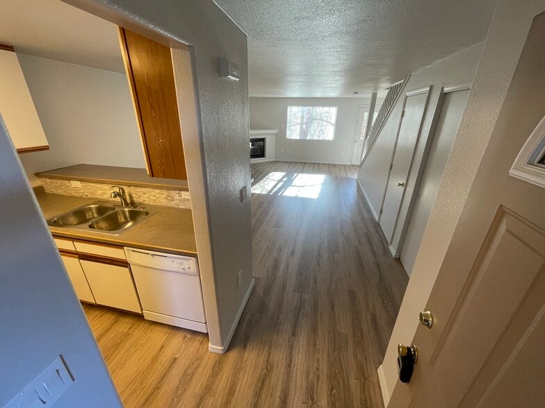 Building Photo - 508 NE Negus Loop