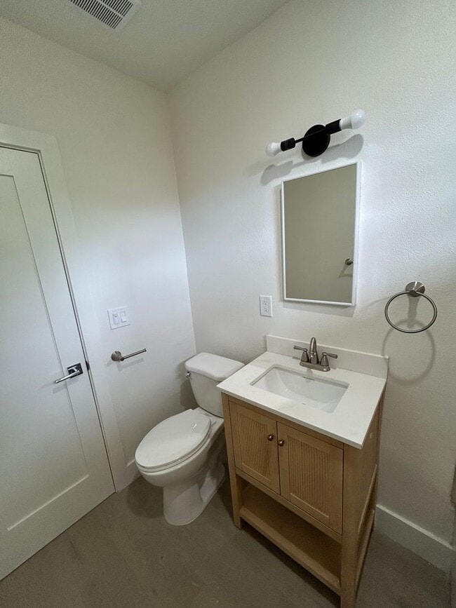 Building Photo - 524 Williamson Ave