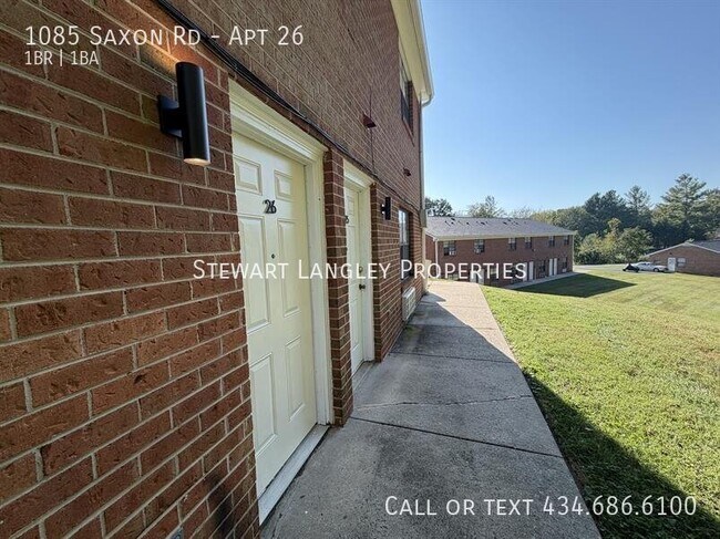 Building Photo - 1085 Saxon Rd