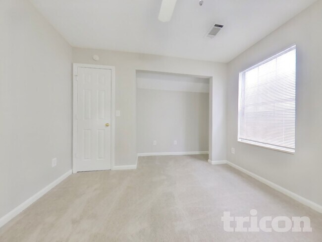 Building Photo - 2269 Charleston Pointe SE