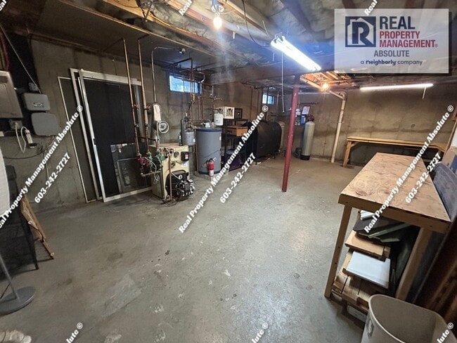 Building Photo - 44 Pinewood Rd