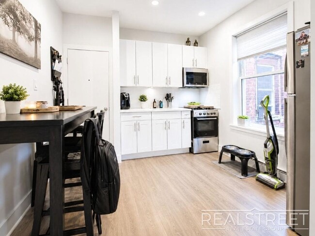 Floorplan - 863 Knickerbocker