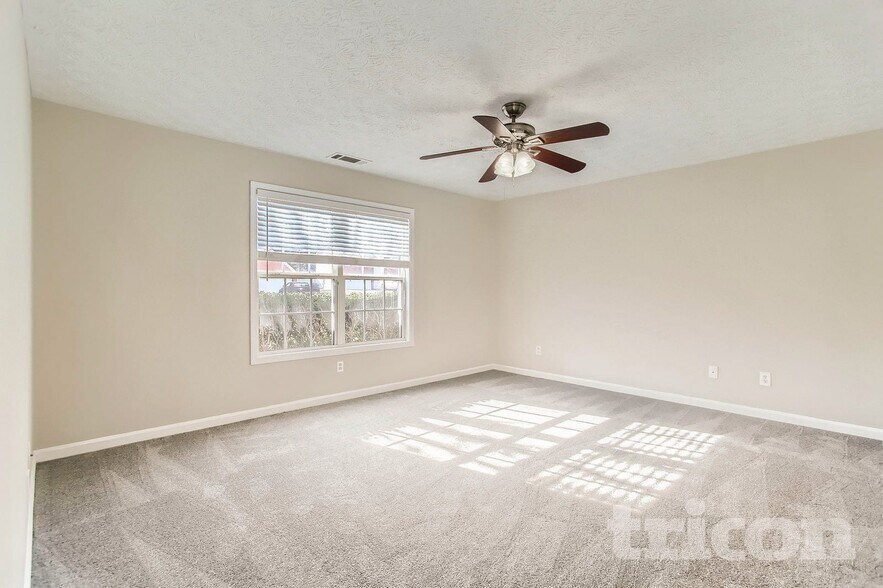 Building Photo - 35 Trelawney Ln