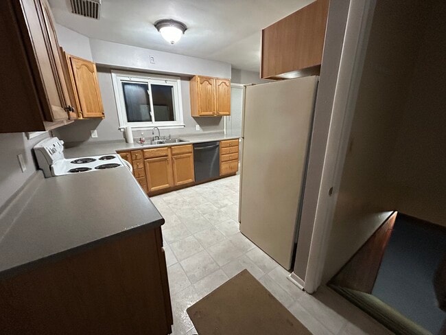 Building Photo - 938 Allen Rd