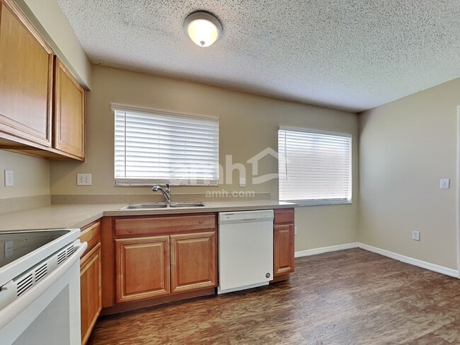 Building Photo - 4504 Reynolds Creek Ave