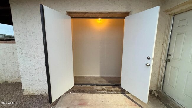 Building Photo - 1301 W 3rd St