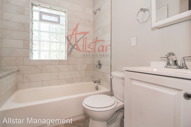 Building Photo - 2 br, 1 bath House - 1335 W 91st (up)