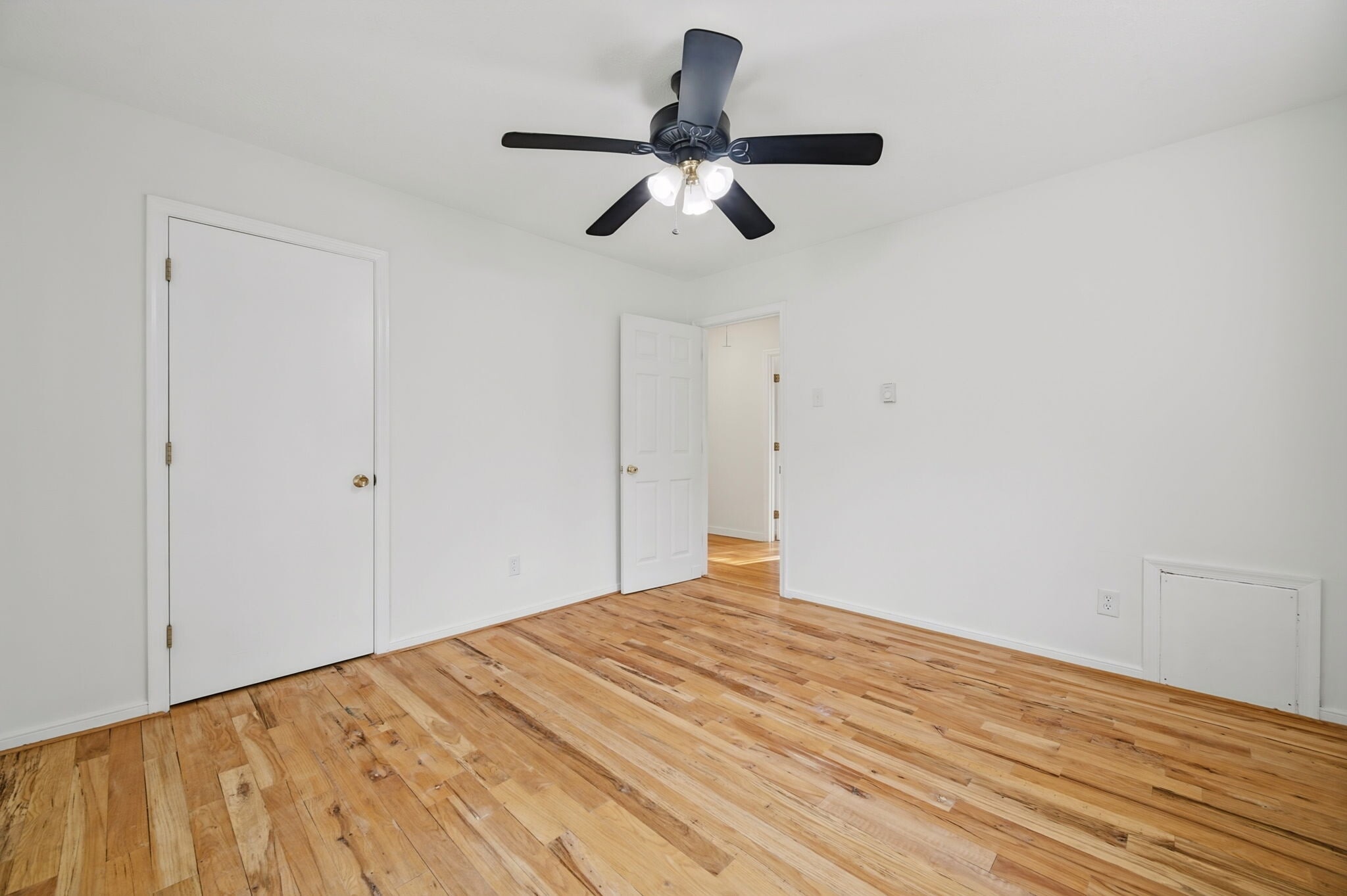 Building Photo - 300 Marlin Dr