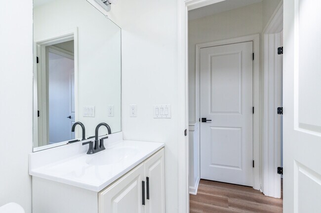 Building Photo - 2112 Sigel St