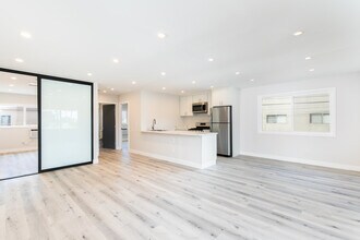 Building Photo - 3872 Bentley Ave