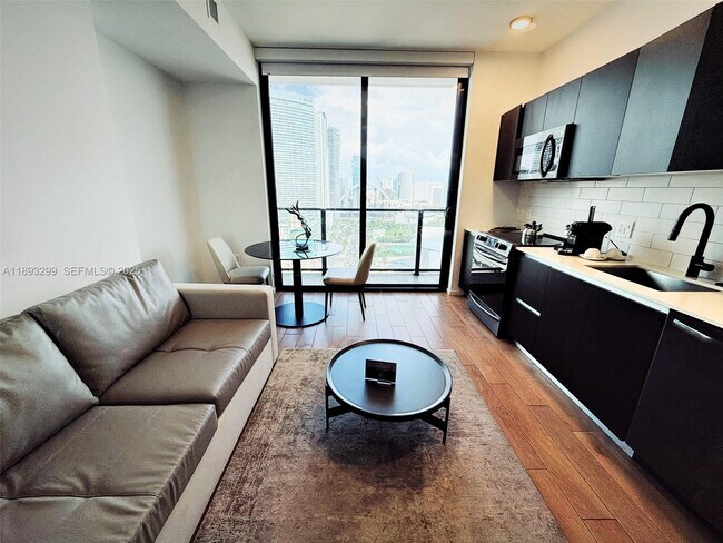 Building Photo - 398 NE 5th St