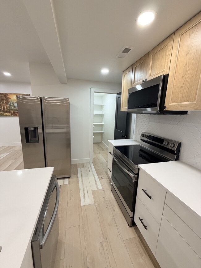 Building Photo - 11692 S Halls Crk Rd