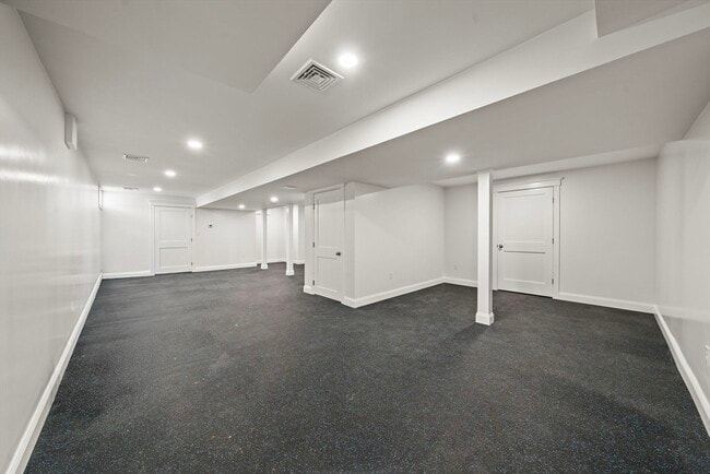 Building Photo - 116 Livingstone Ave