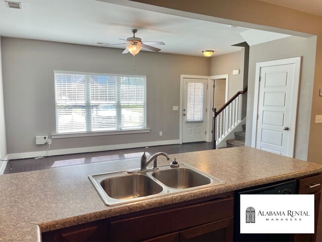 Building Photo - Townhome for rent in Chelsea!  Available to View Now!!!