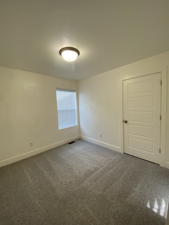 Building Photo - 3347 Kathaway Ln