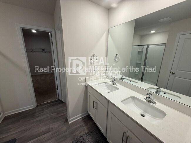 Building Photo - 407 Gulliver Ct