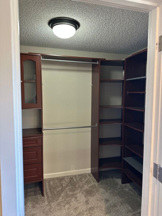 Building Photo - Gated Lakefront Rental Opportunity