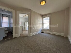 Building Photo - 1324 S Westnedge Ave