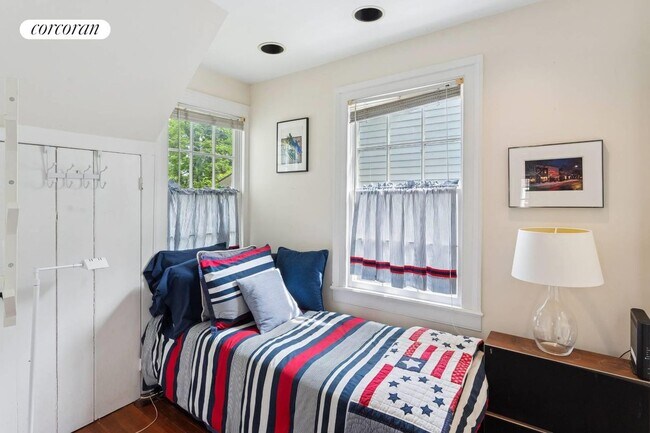 Building Photo - 148 Jermain Ave