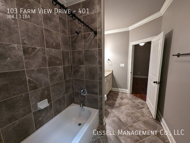 Building Photo - 103 Farm View Dr